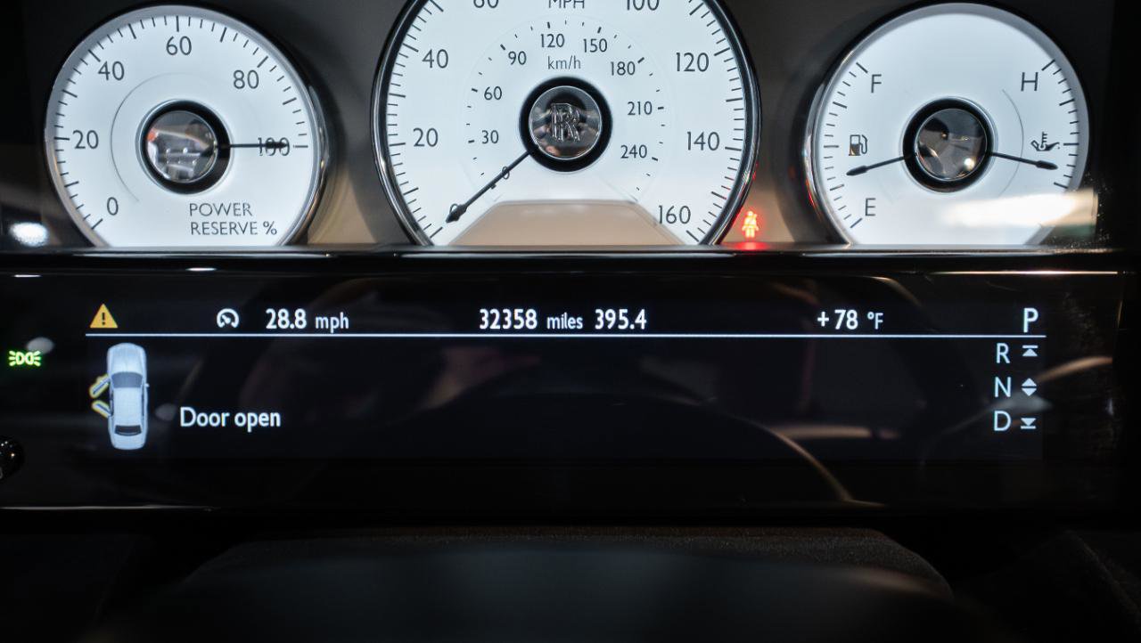 Used 2017 Rolls-Royce Ghost image 17