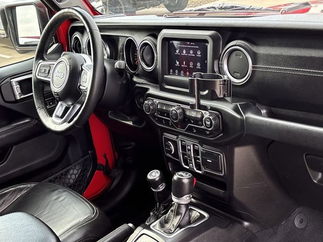 Used 2018 Jeep Wrangler Unlimited Sahara w/ Cold Weather Group image 29