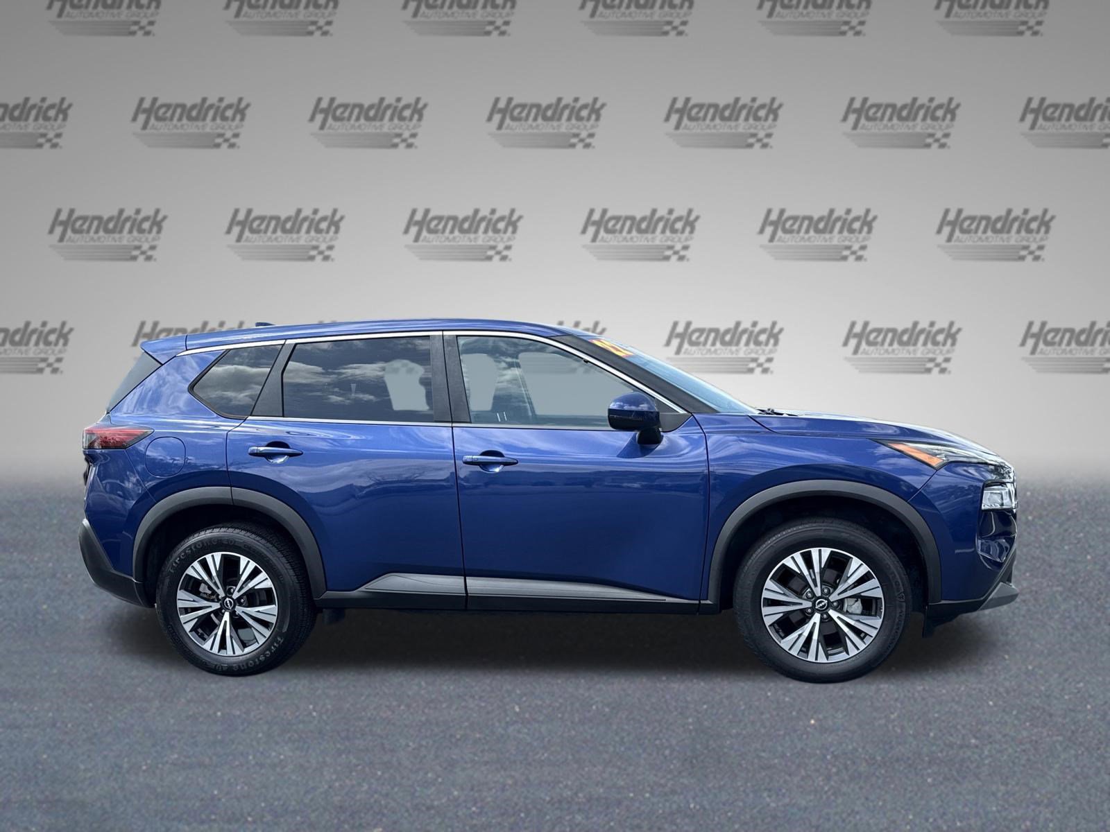 Used 2022 Nissan Rogue SV image 11