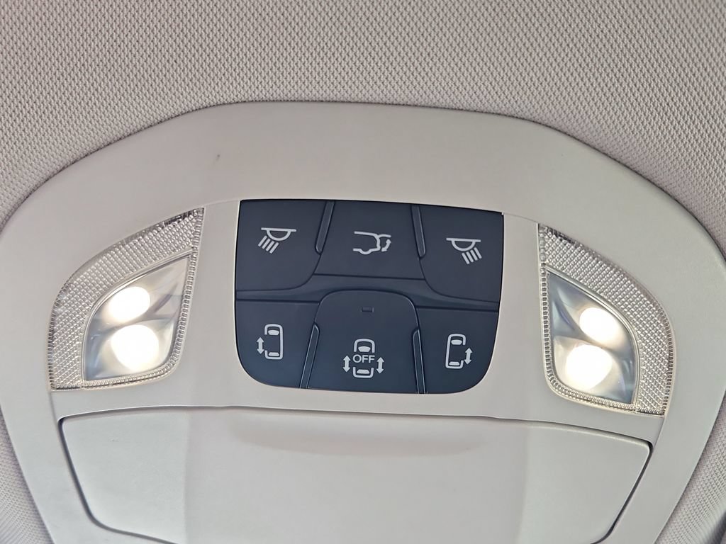 Used 2024 Chrysler Pacifica Touring-L FWD image 22