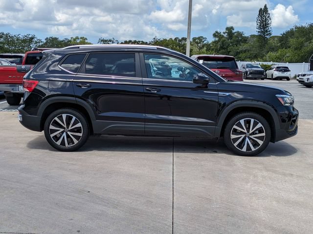 Used 2024 Volkswagen Taos SE FWD image 4
