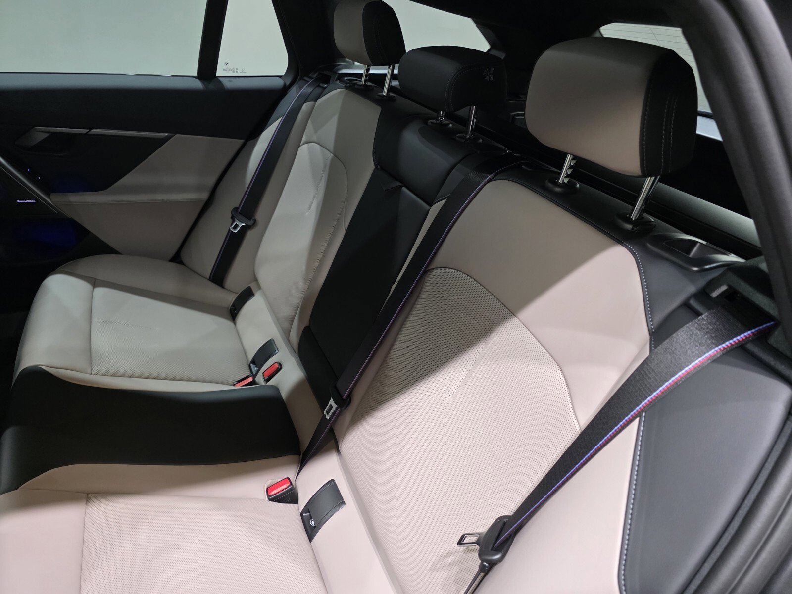 Used 2025 BMW M5 Touring image 13