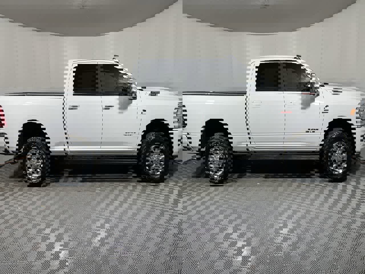 Used 2024 RAM 2500 Laramie image 9