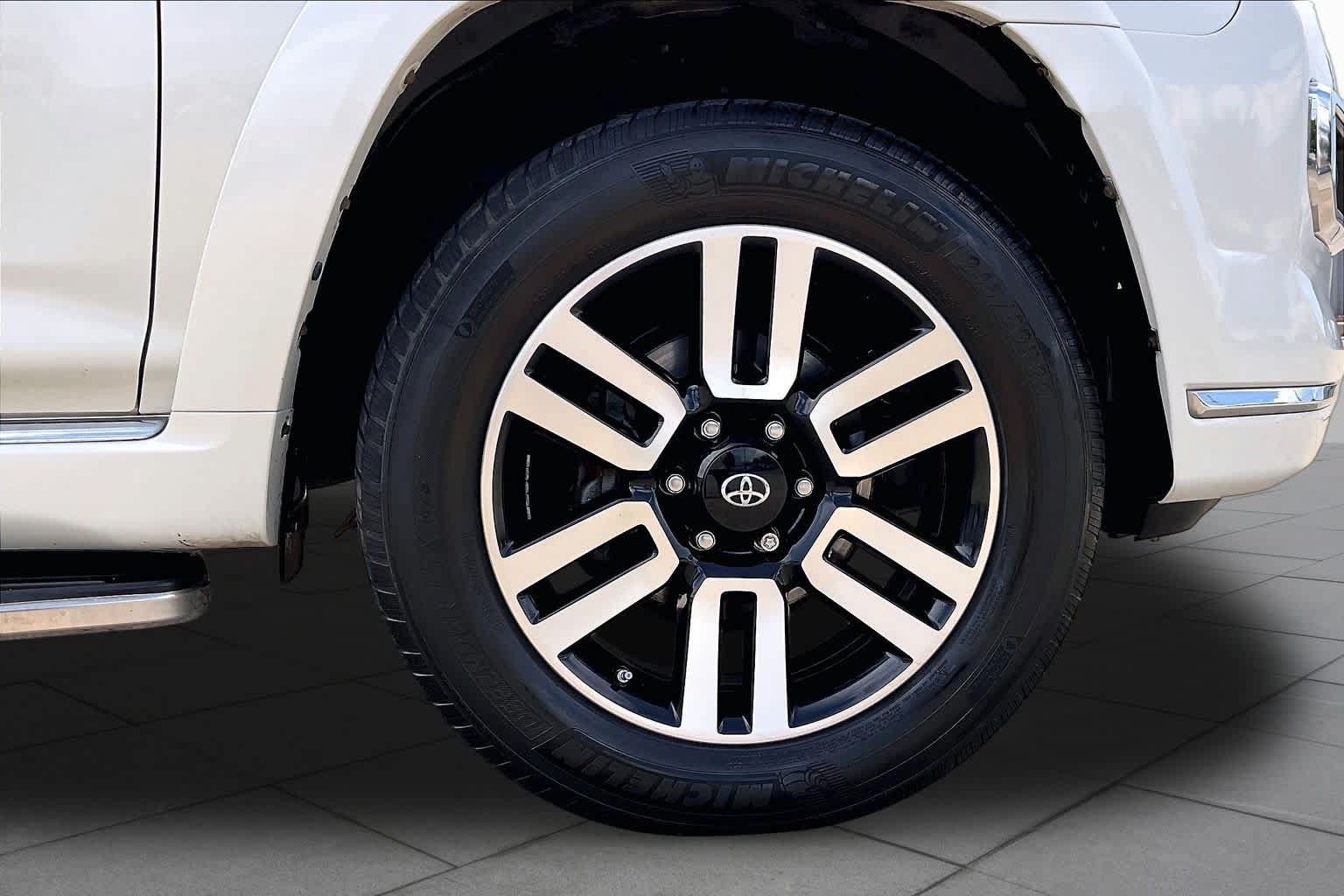 Used 2018 Toyota 4Runner Limited AWD/4WD image 7