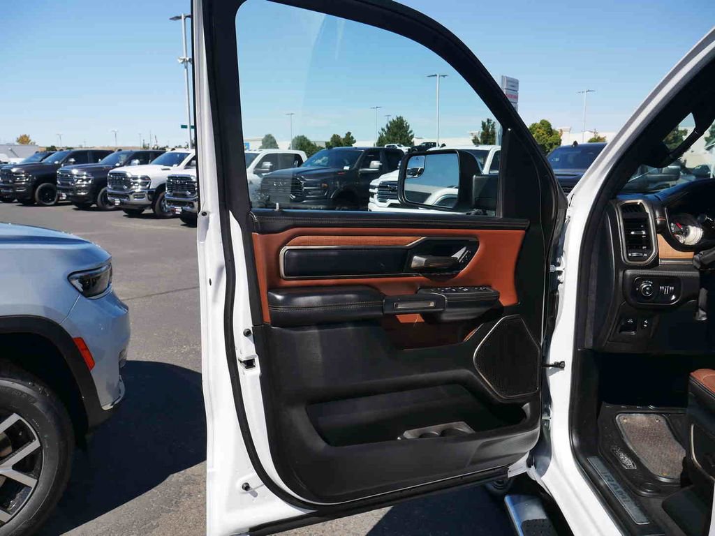 Used 2022 RAM 1500 Limited w/ Body-Colour Bumper Group image 37
