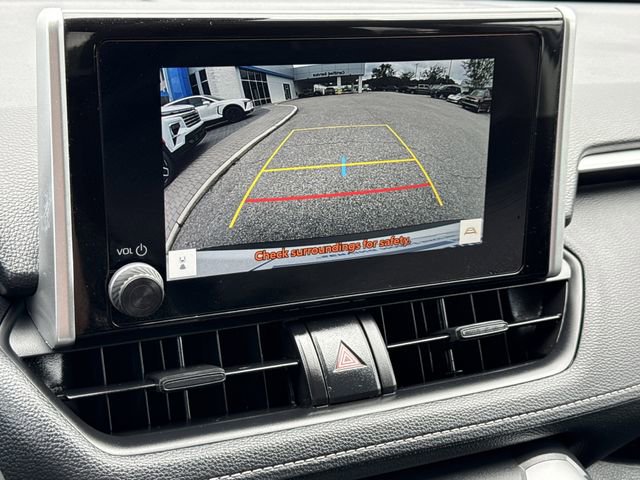 Used 2025 Toyota RAV4 XLE AWD/4WD image 17