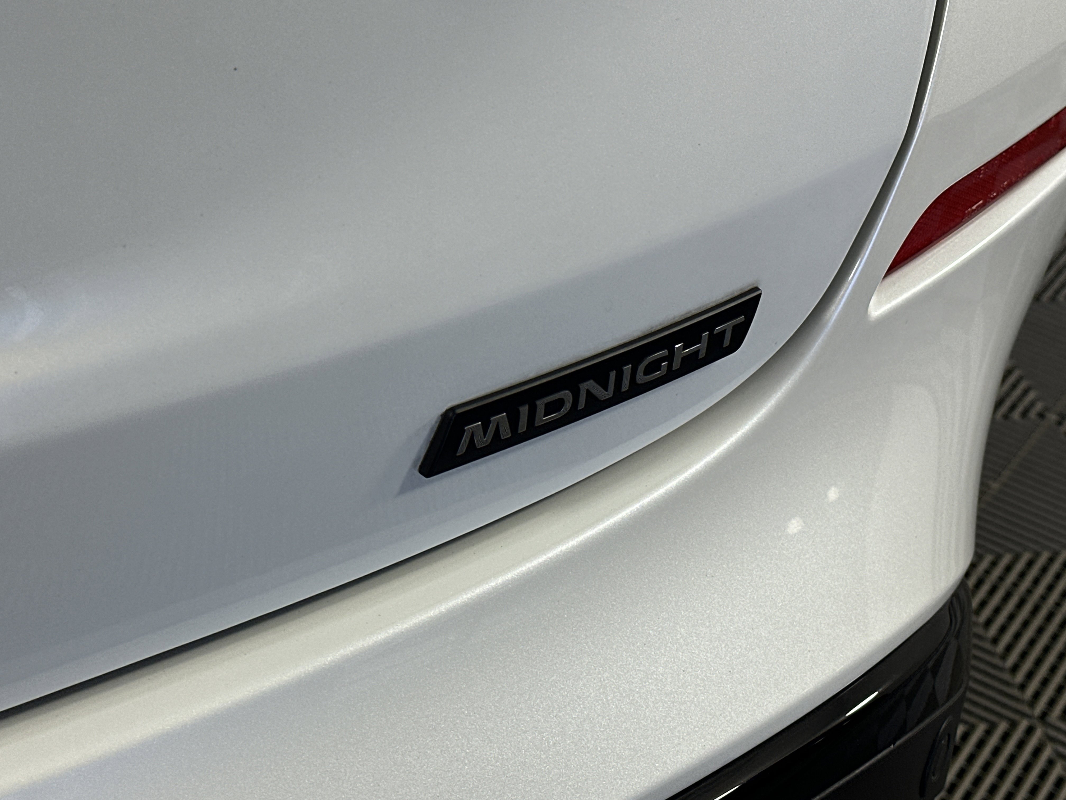 Used 2024 Nissan Murano SV w/ SV Midnight Edition Package image 17