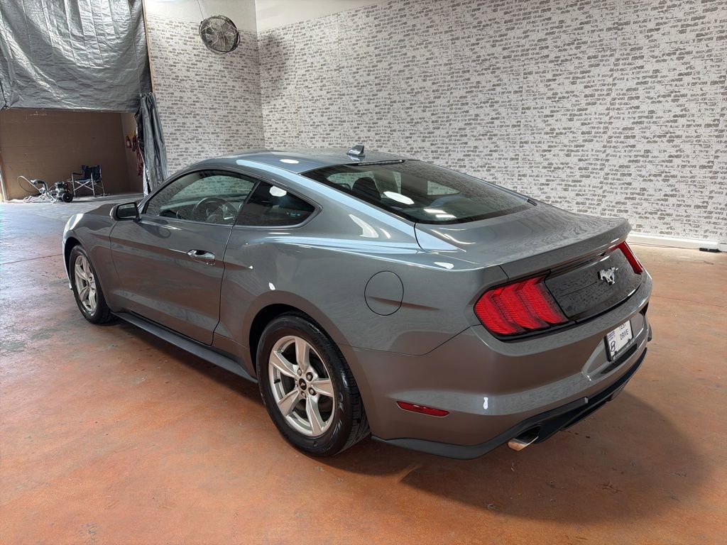Used 2022 Ford Mustang Coupe RWD image 5
