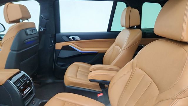 Used 2021 BMW X7 xDrive40i w/ M Sport Package image 33