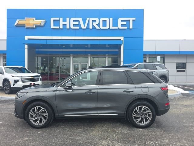 Used 2025 Lincoln Corsair Premiere w/ Equipment Group 101A image 3