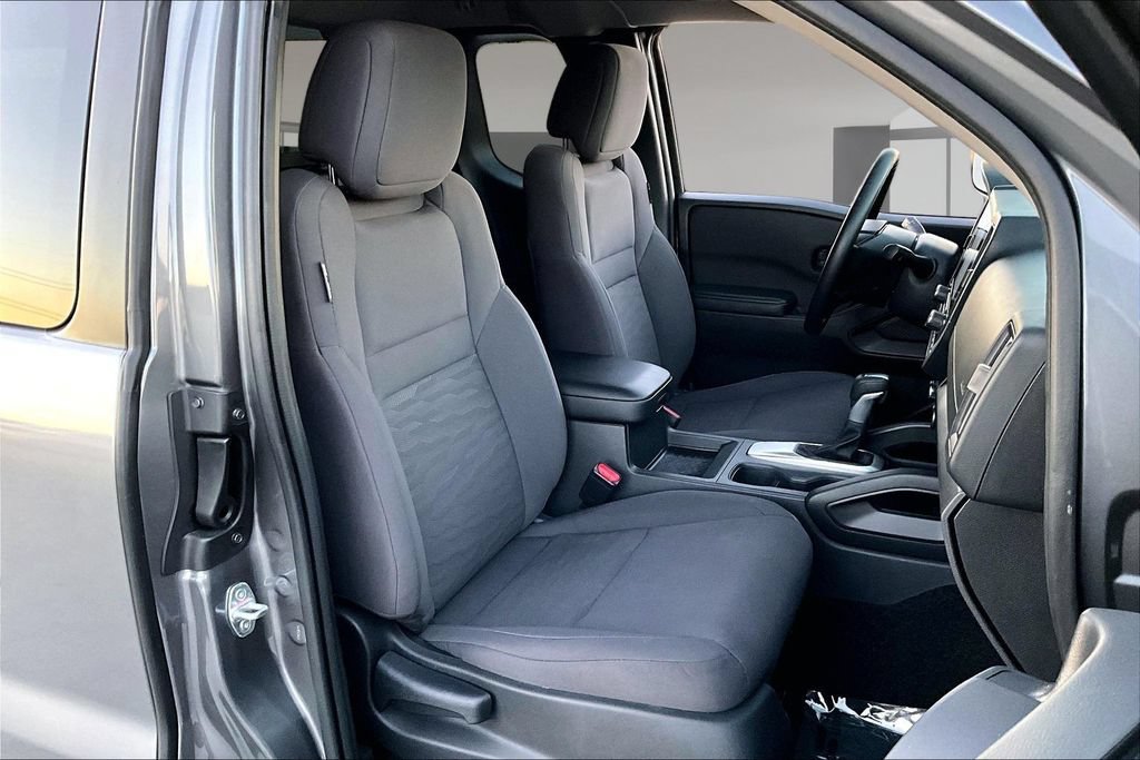 Used 2025 Nissan Frontier S RWD image 28