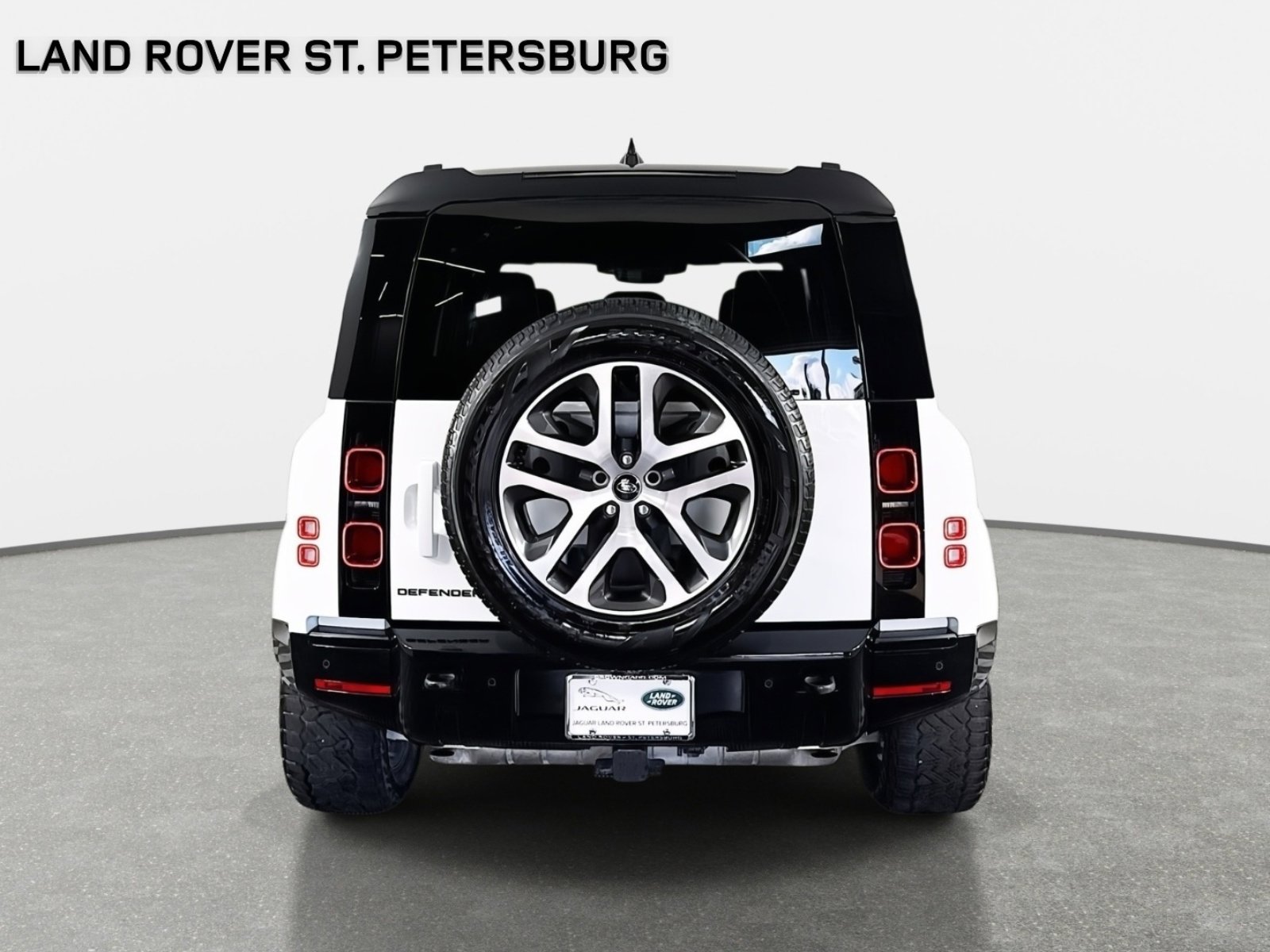 Used 2024 Land Rover Defender 110 X-Dynamic SE image 7