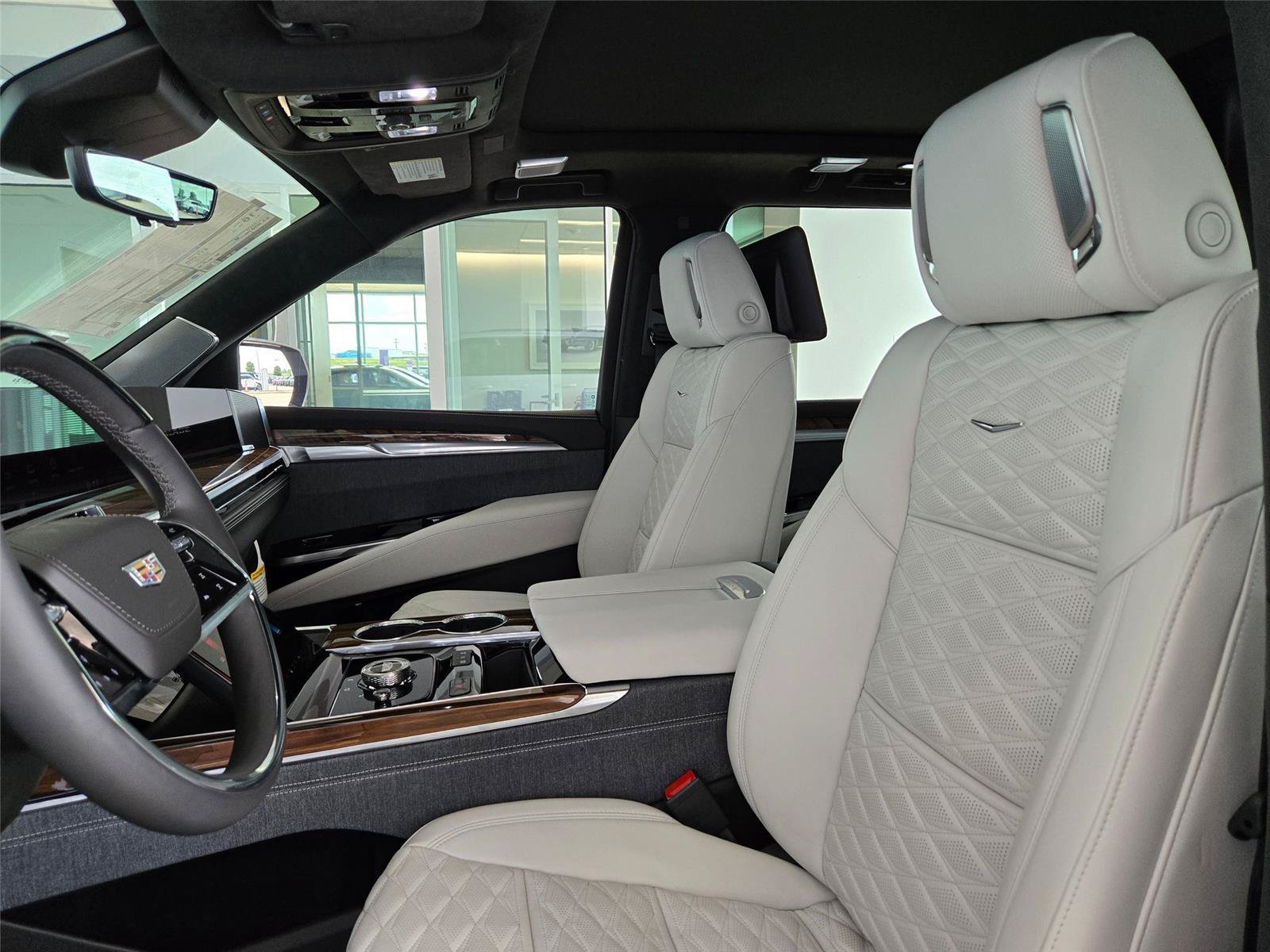 New 2026 Cadillac Escalade ESV Platinum Sport w/ LPO, Floor Liner Package AWD/4WD image 29