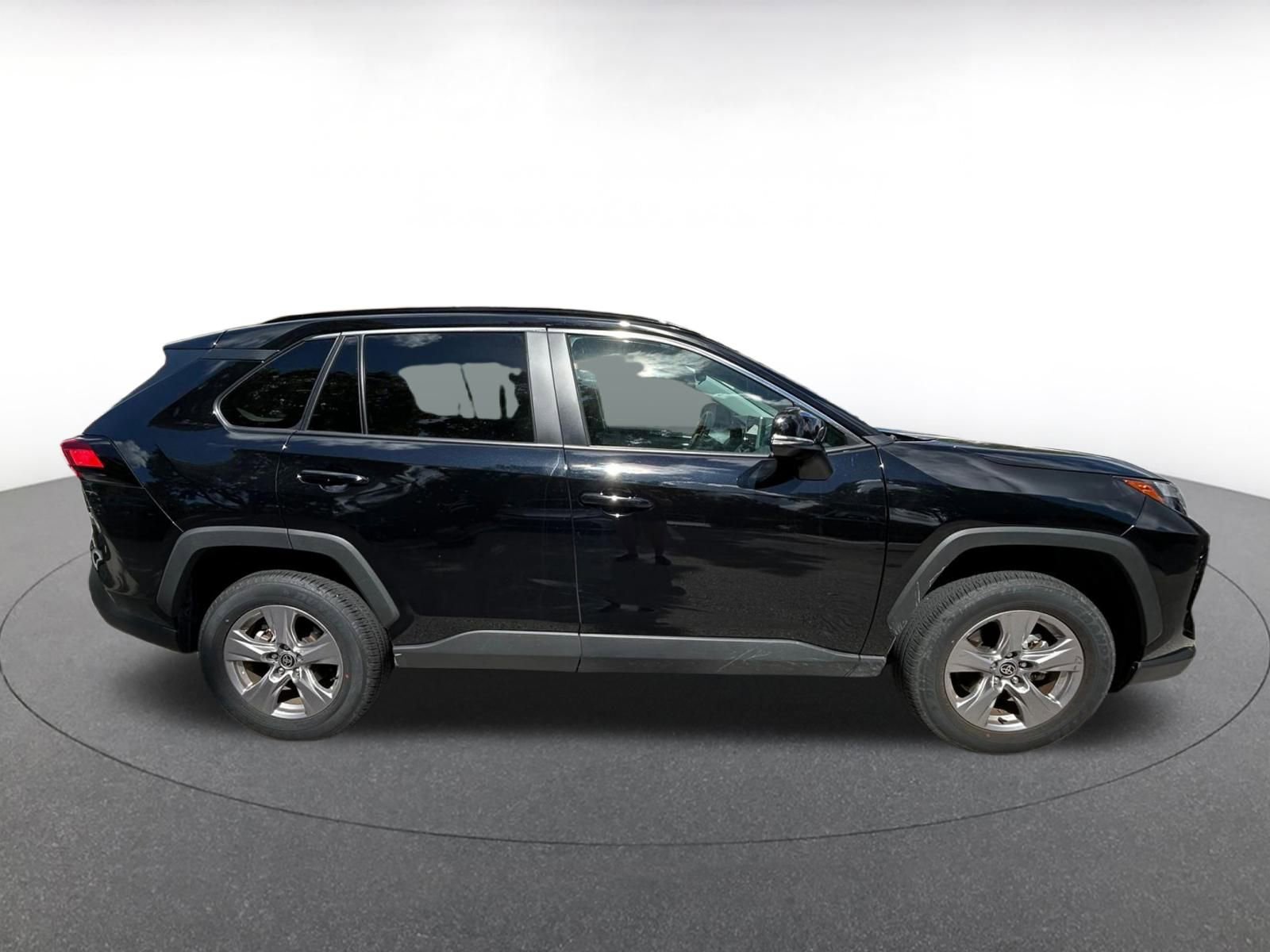 Used 2025 Toyota RAV4 XLE image 8