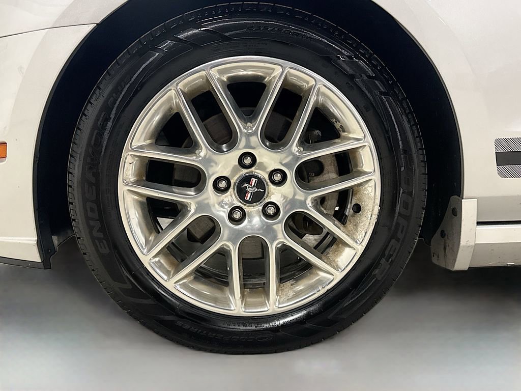 Used 2013 Ford Mustang Premium image 35