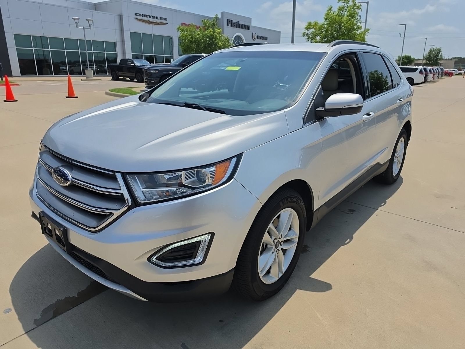 Used 2018 Ford Edge SEL w/ Equipment Group 201A FWD image 10