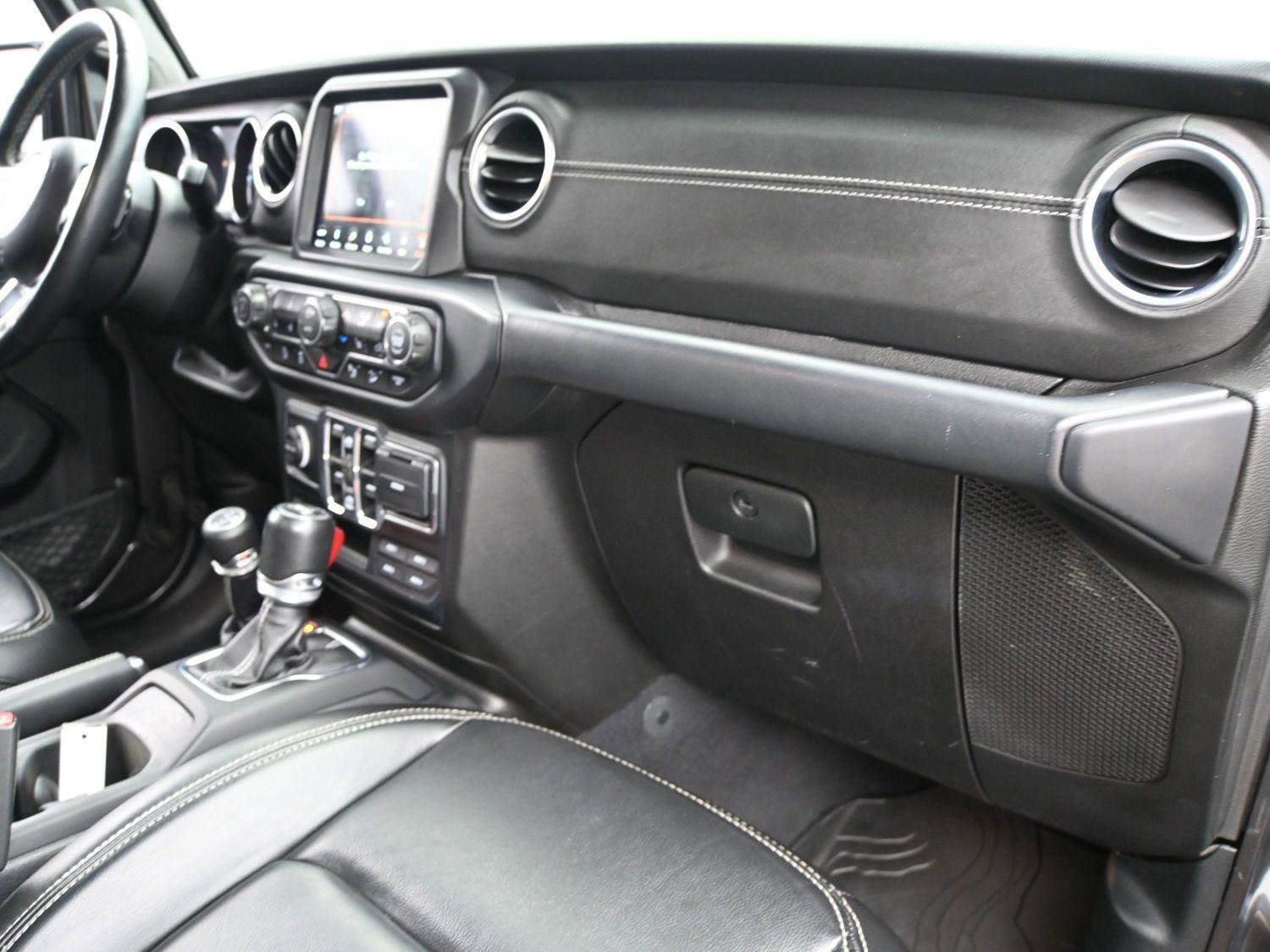 Used 2019 Jeep Wrangler Unlimited Sahara image 14