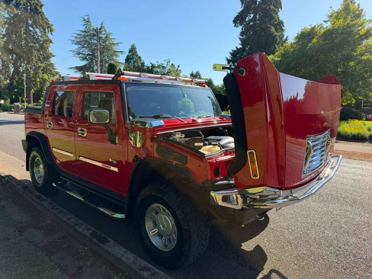 Used 2005 HUMMER H2 SUT w/ Preferred Equipment Group AWD/4WD image 16