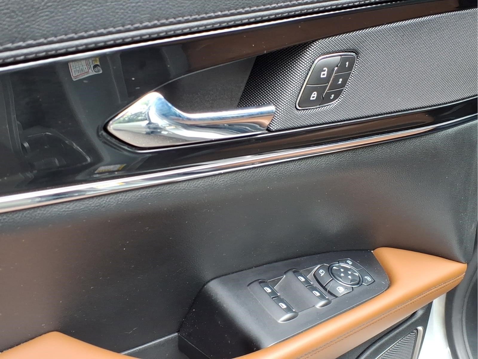 Used 2023 Lincoln Nautilus Reserve AWD/4WD image 14