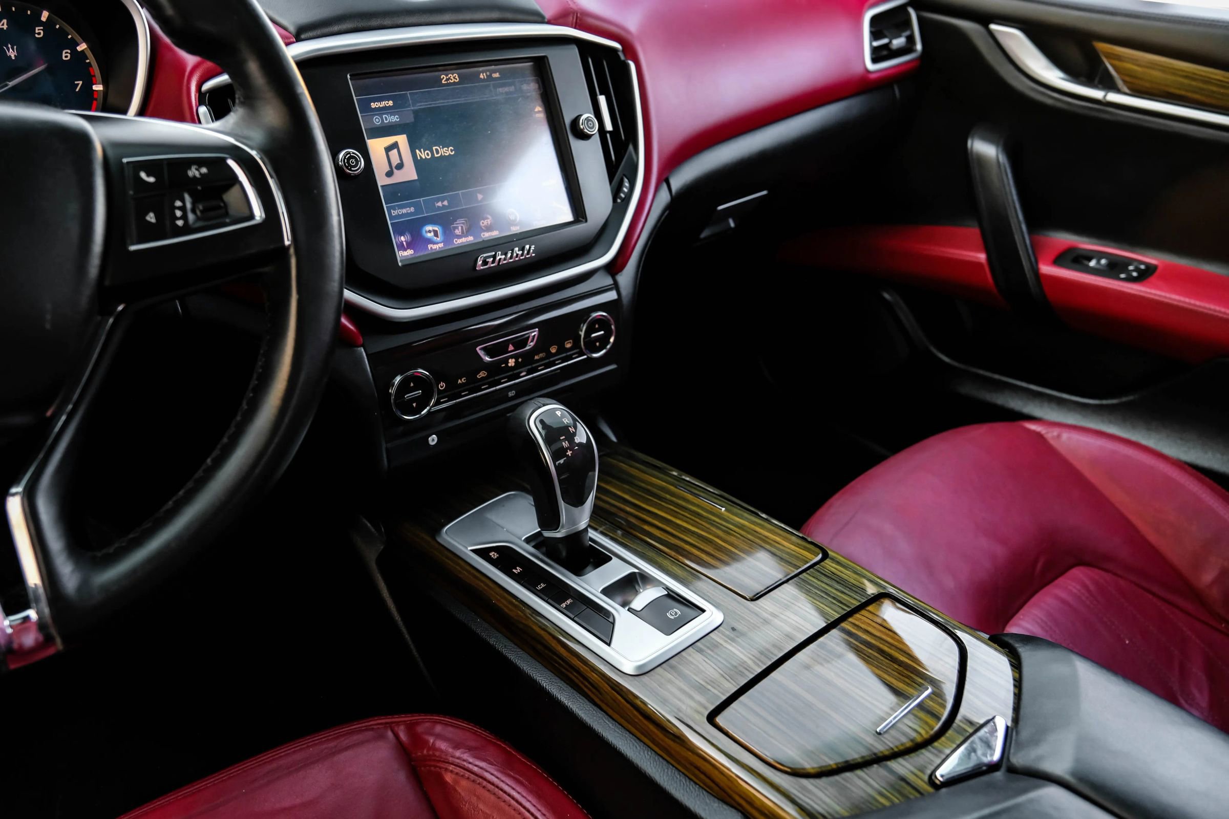 Used 2014 Maserati Ghibli image 26