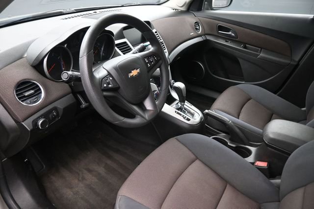 Used 2016 Chevrolet Cruze LT w/ Sun And Sound Package FWD image 18