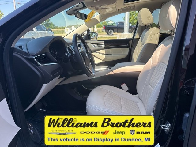 Used 2023 Buick Enclave Avenir w/ Avenir Technology Package image 10