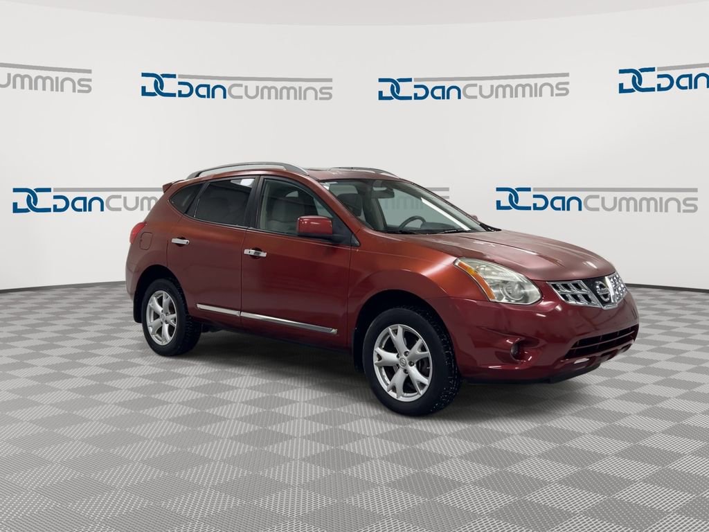Used 2011 Nissan Rogue SV w/ Premium Pkg image 2