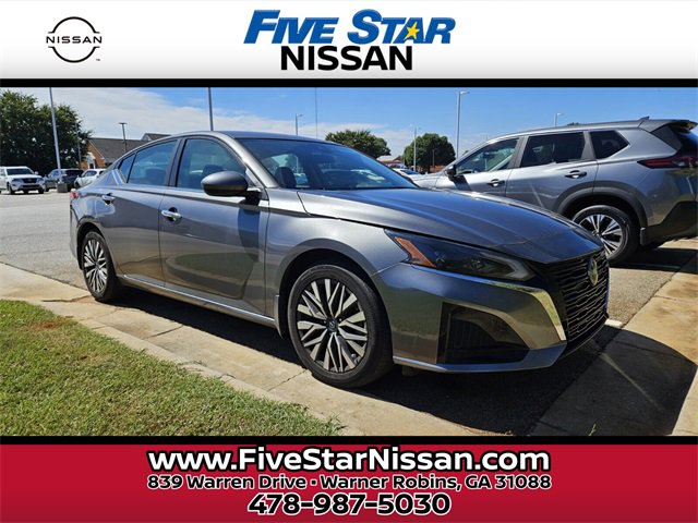 Used 2023 Nissan Altima 2.5 SV