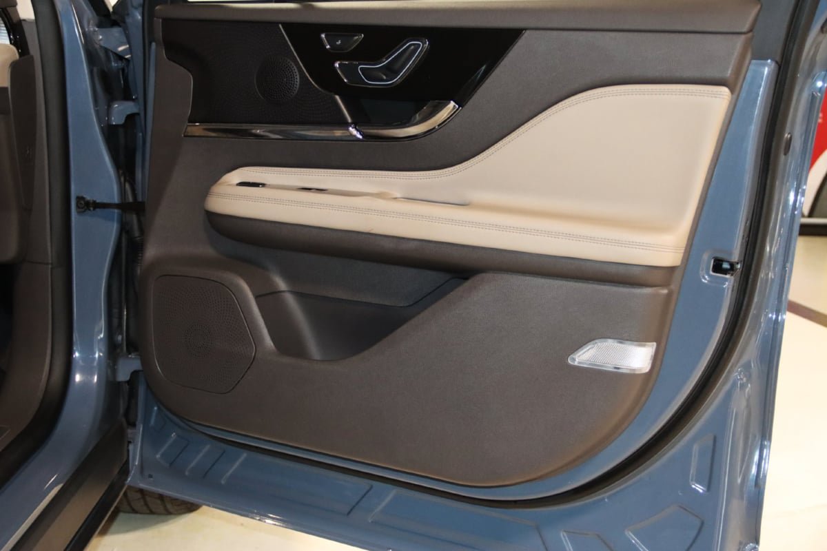 Used 2024 Lincoln Corsair AWD w/ Equipment Group 101A image 45