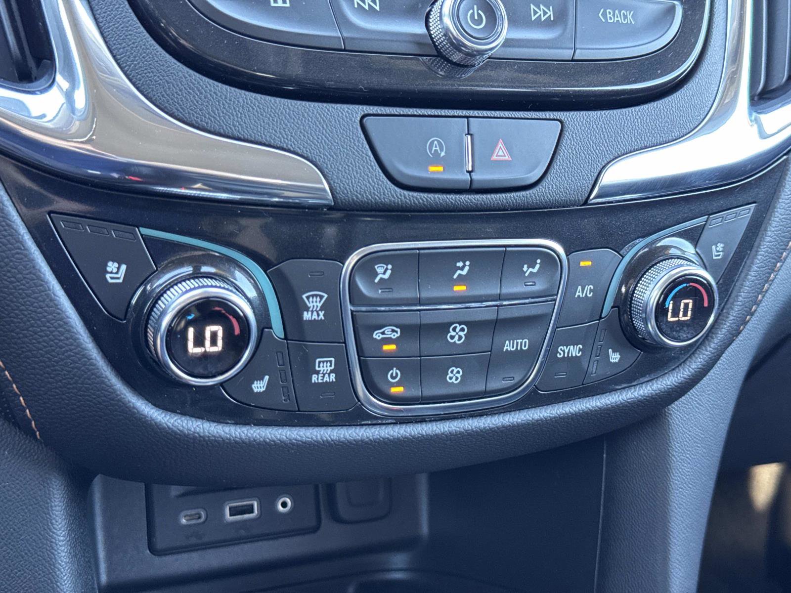 Used 2022 Chevrolet Equinox Premier image 14