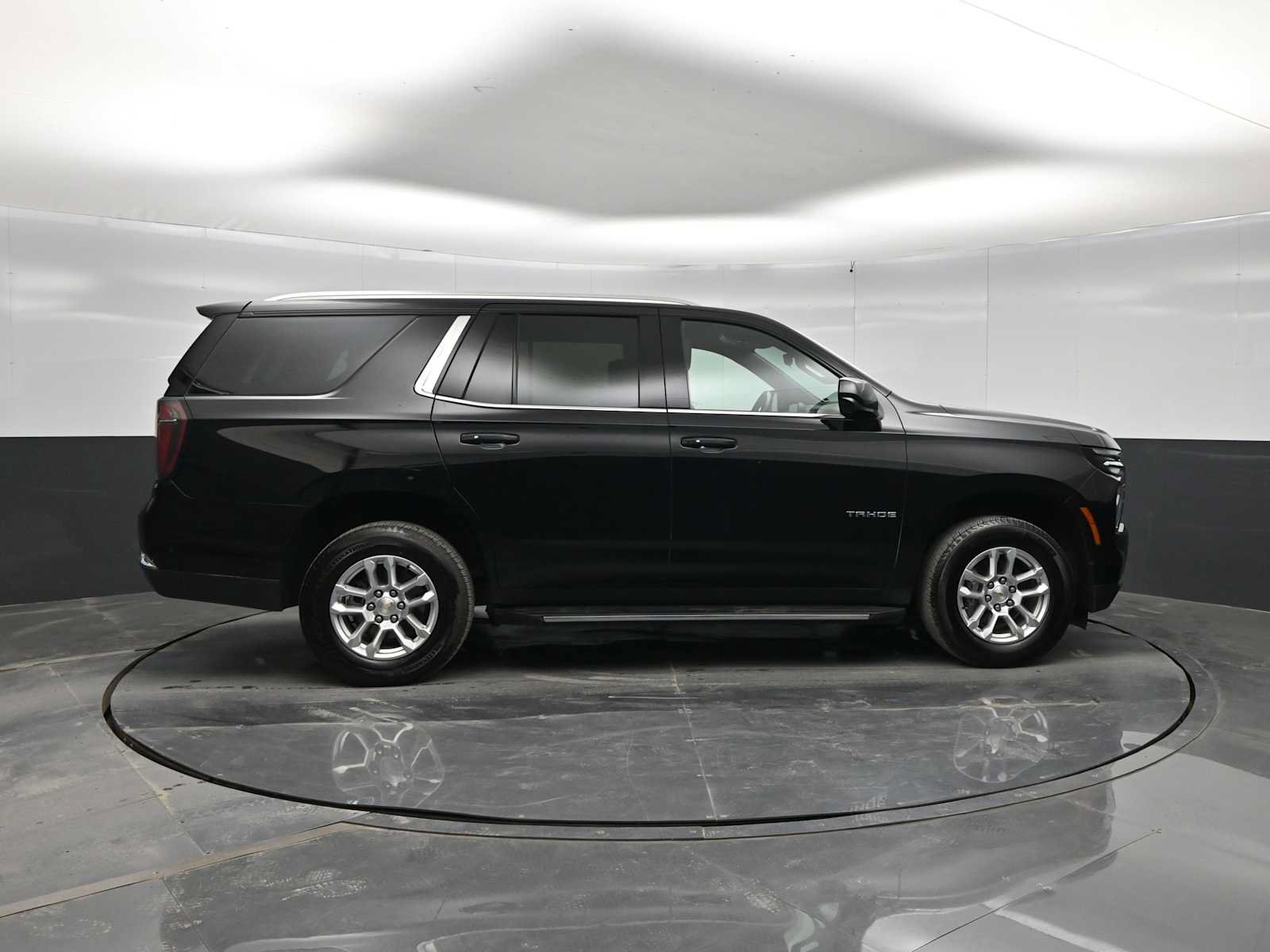 Used 2025 Chevrolet Tahoe LT AWD/4WD image 9