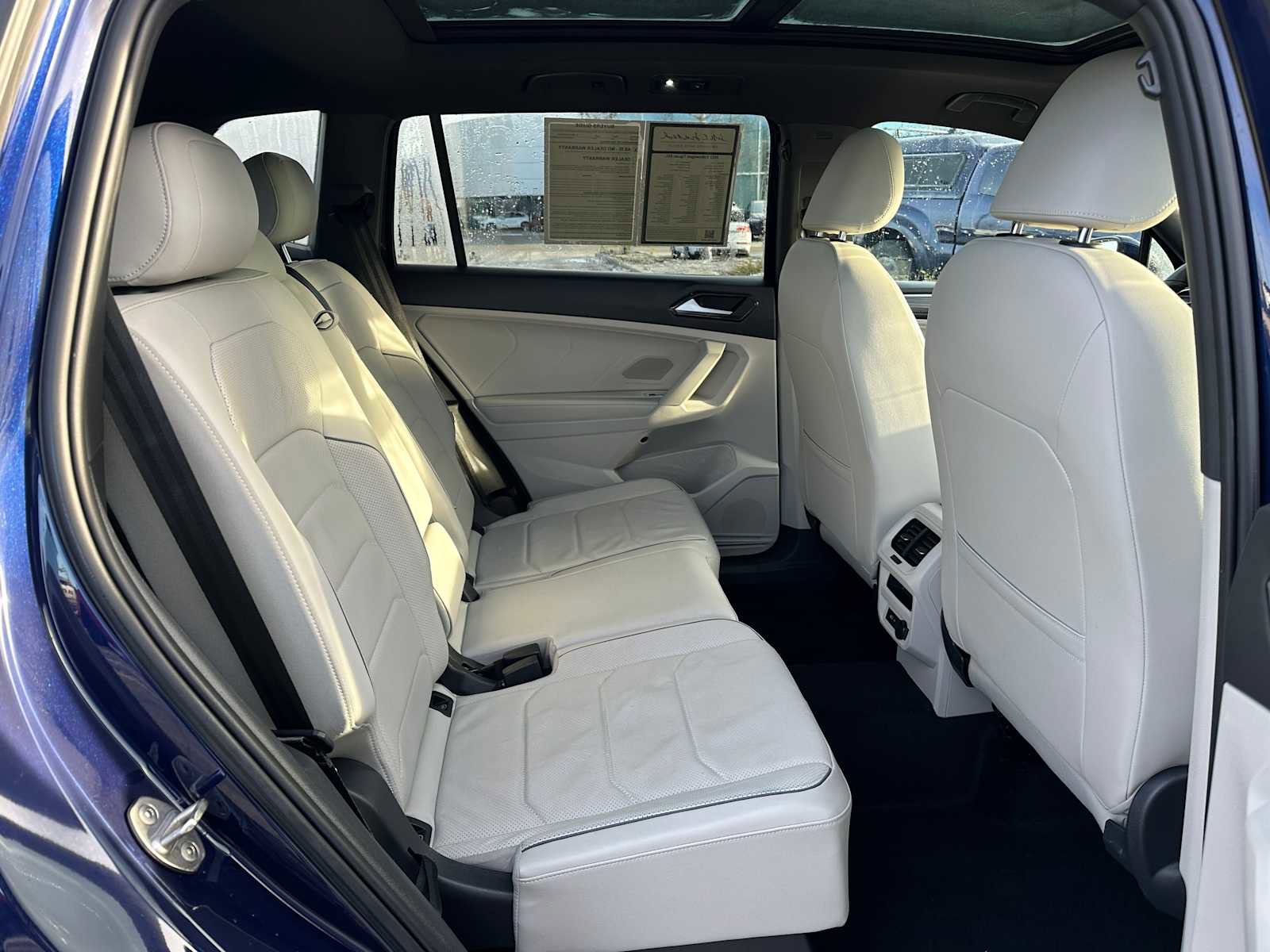 Used 2022 Volkswagen Tiguan SEL R-Line image 12