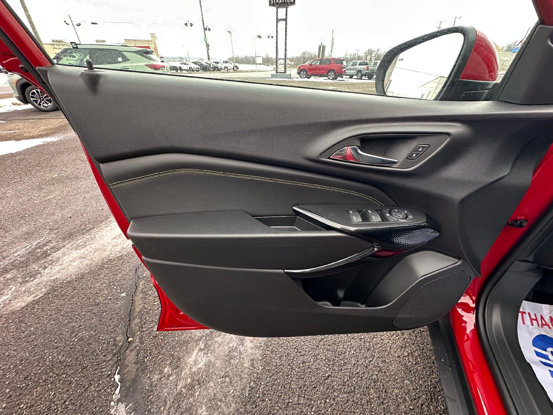 New 2026 Chevrolet Trax LT w/ Sunroof Package FWD image 13