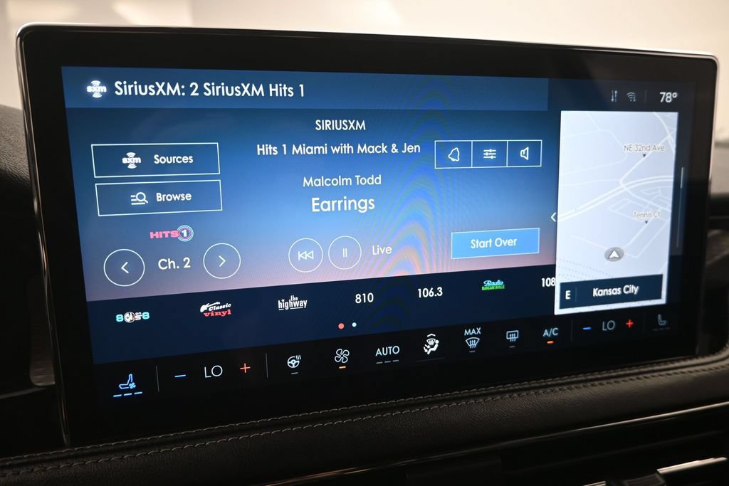 Used 2023 Lincoln Corsair Reserve w/ Equipment Group 201A AWD/4WD image 17