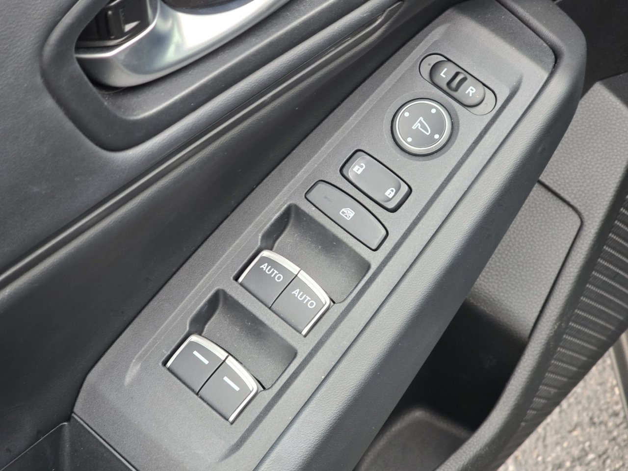 Certified 2025 Honda Accord SE image 25