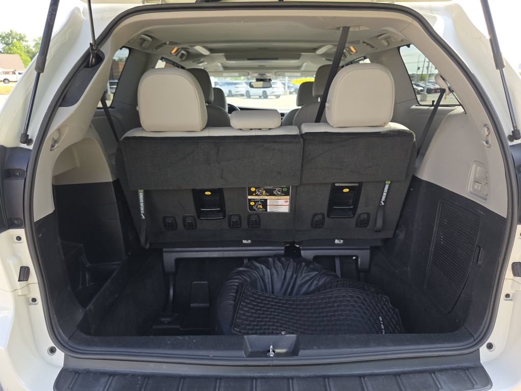 Used 2019 Toyota Sienna Limited AWD/4WD image 11