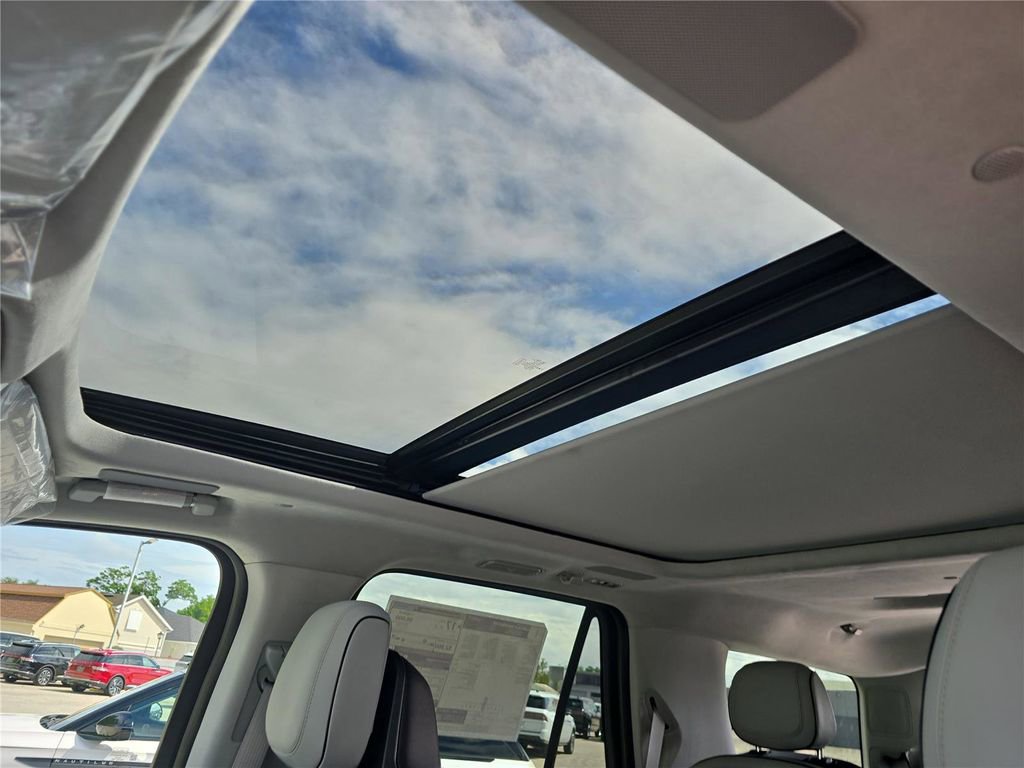 New 2026 Lincoln Navigator Black Label AWD/4WD image 26