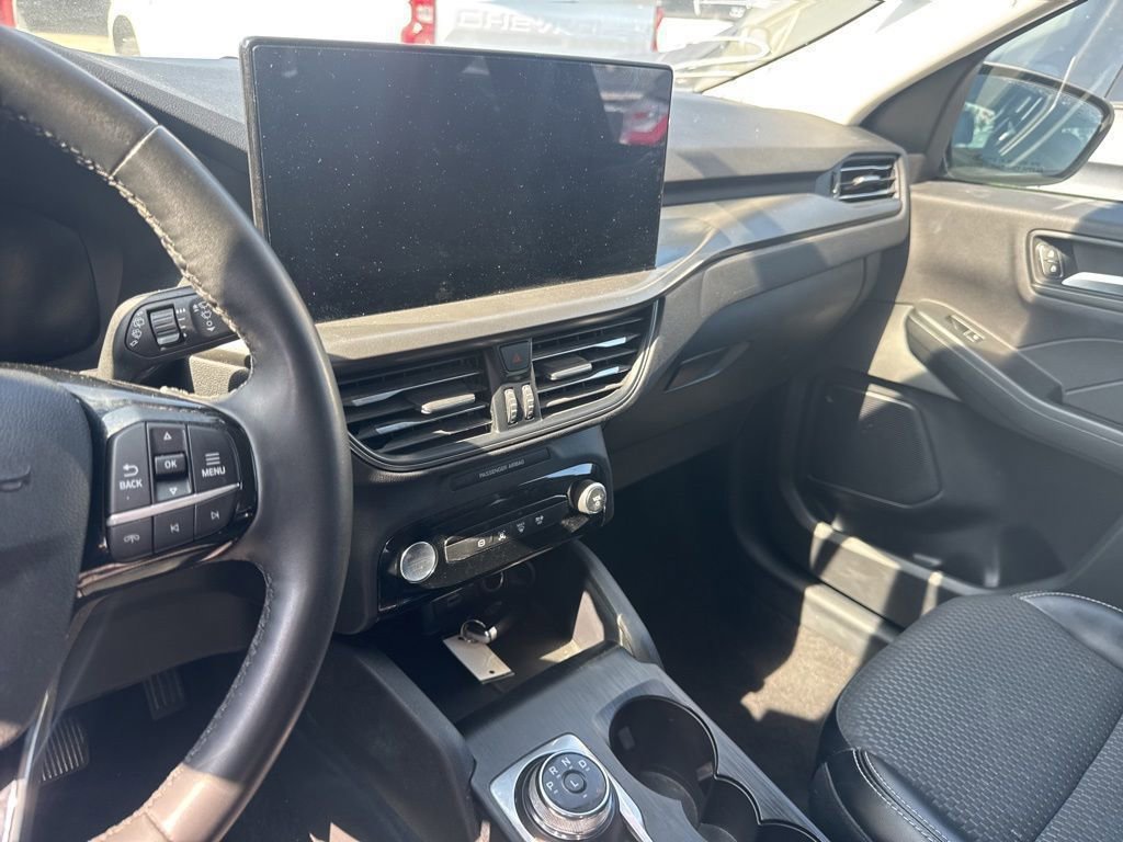 Used 2023 Ford Escape SE FWD image 21