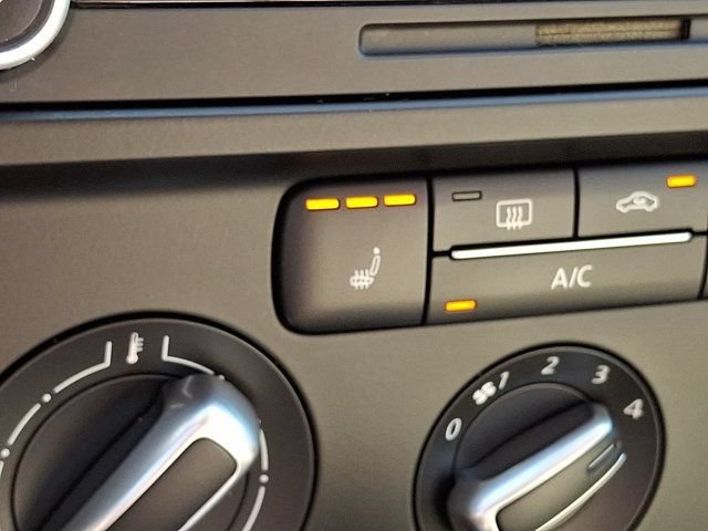 Used 2014 Volkswagen Jetta SE FWD image 27