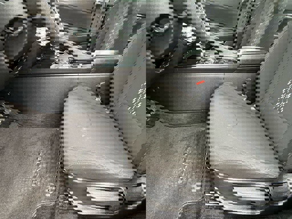 Used 2024 Hyundai Elantra Blue image 12