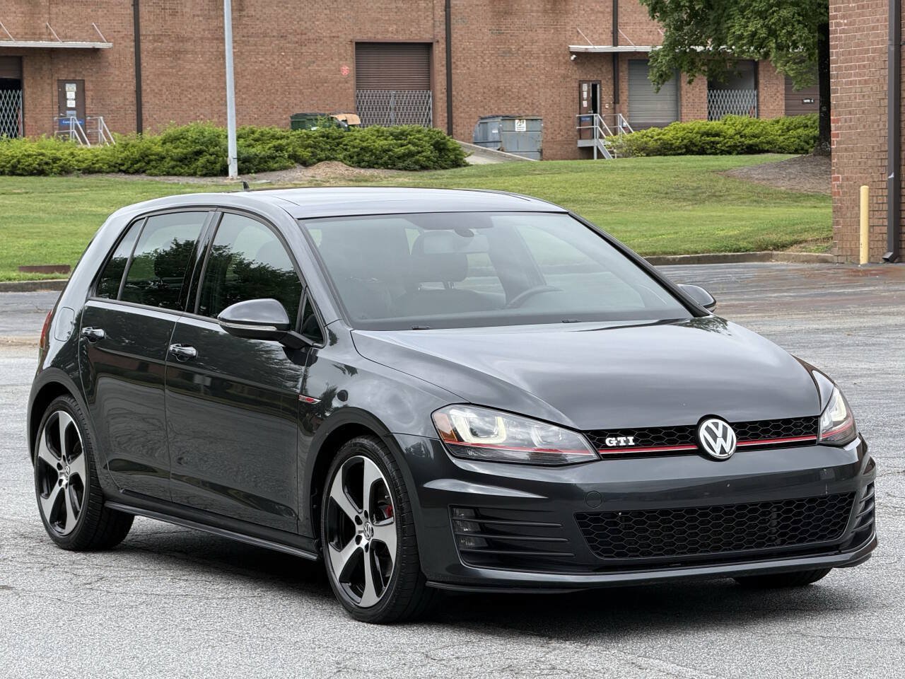 Used 2015 Volkswagen GTI SE w/ Lighting Package (SEL) FWD image 4