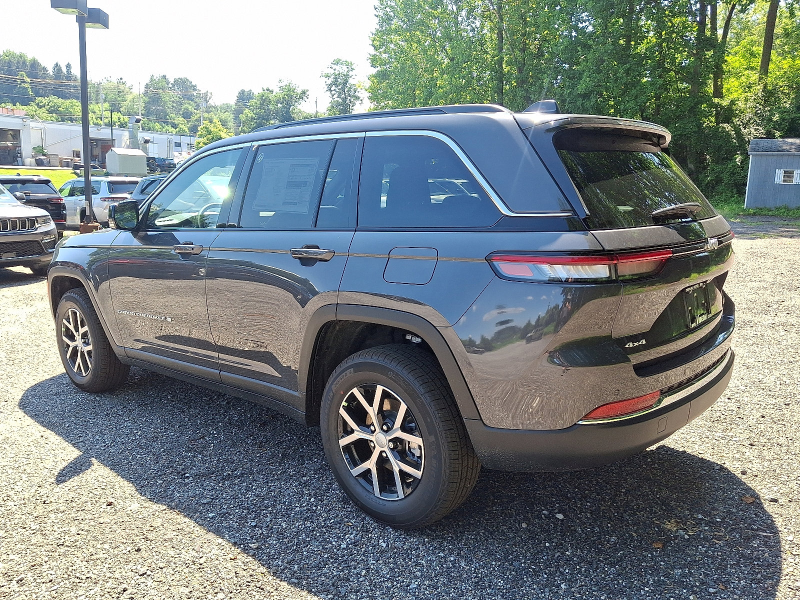 New 2025 Jeep Grand Cherokee Limited image 3