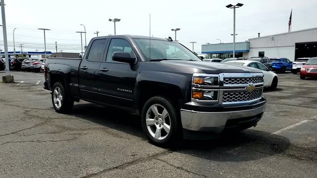 Used 2015 Chevrolet Silverado 1500 LT w/ LT Plus Package AWD/4WD image 9
