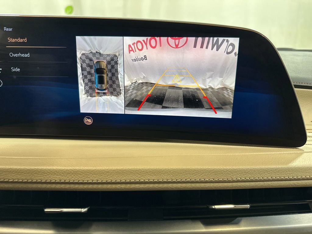 Used 2025 Cadillac XT4 Premium Luxury image 32