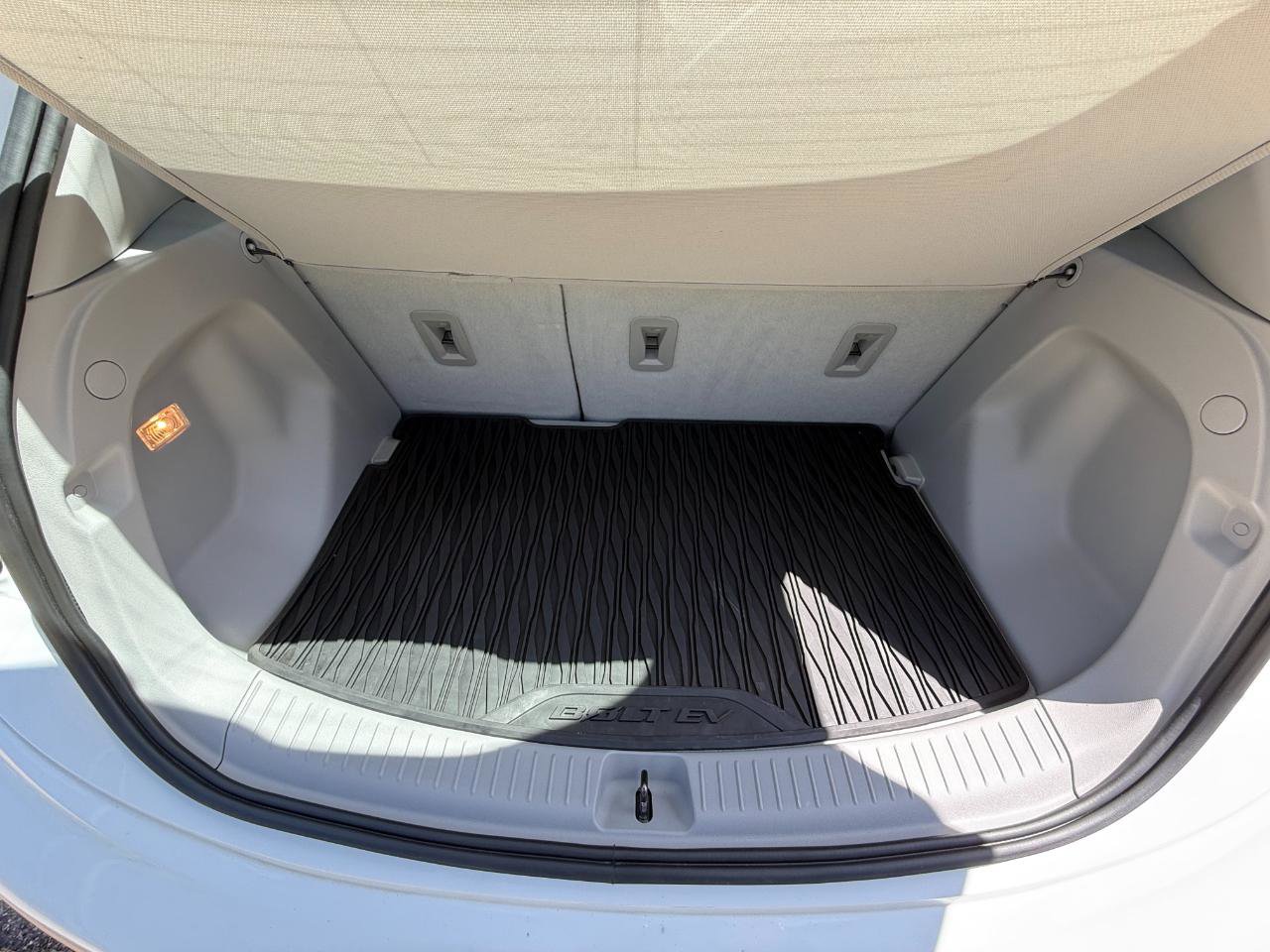 Used 2019 Chevrolet Bolt Premier w/ Infotainment Package image 23