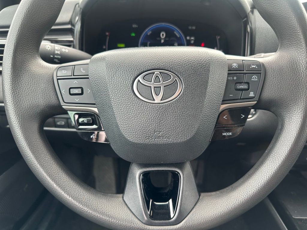 Used 2025 Toyota Camry LE FWD image 19