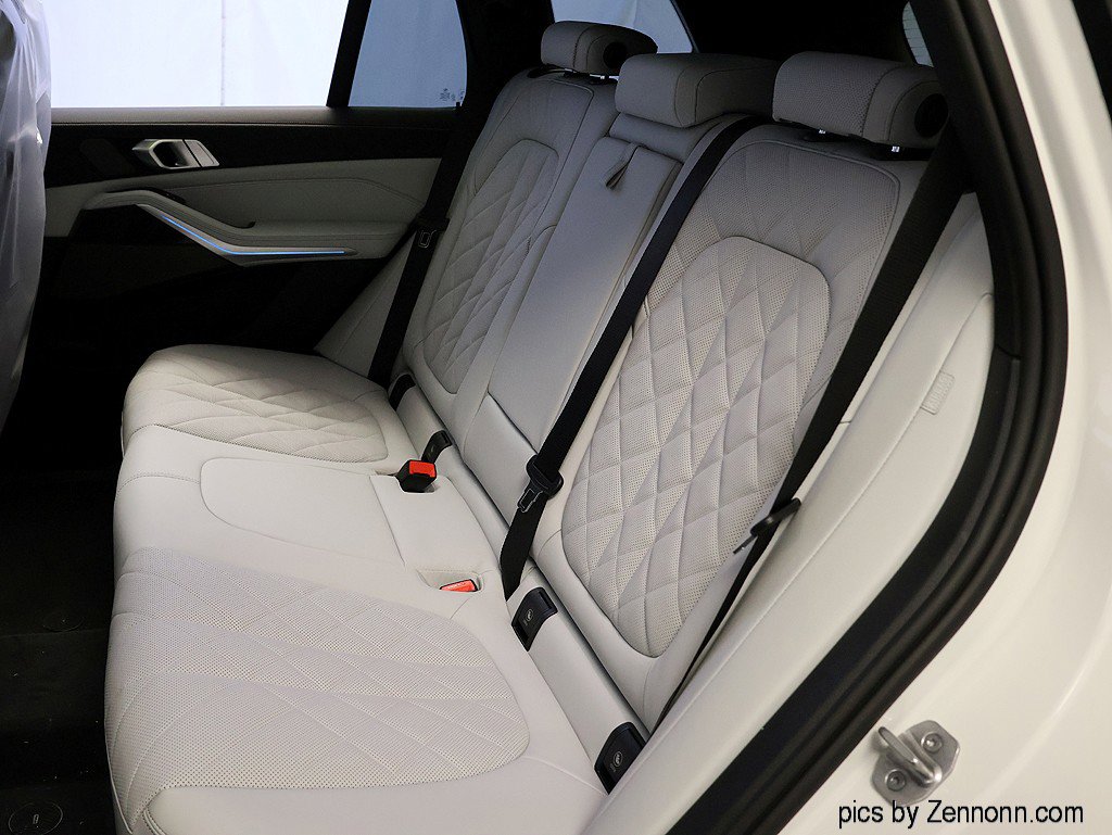 Used 2026 BMW X5 xDrive50e w/ M Sport Package image 13