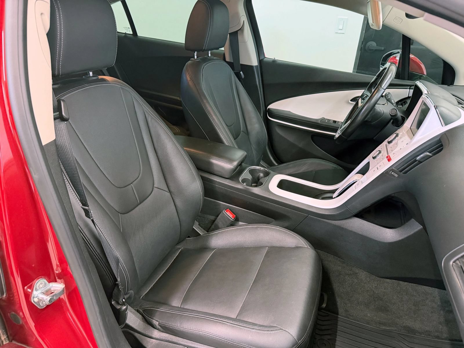 Used 2015 Chevrolet Volt Premium w/ Premium Trim Package FWD image 21