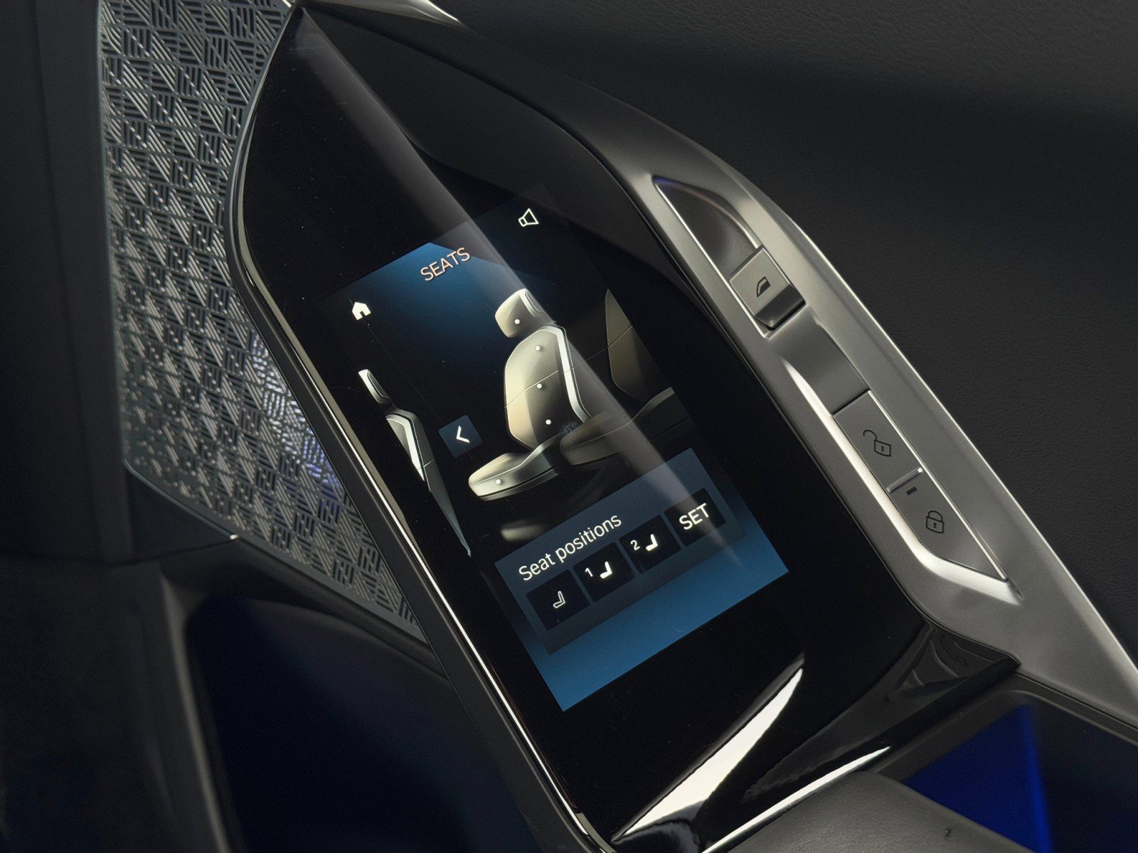 Used 2023 BMW i7 xDrive60 image 44