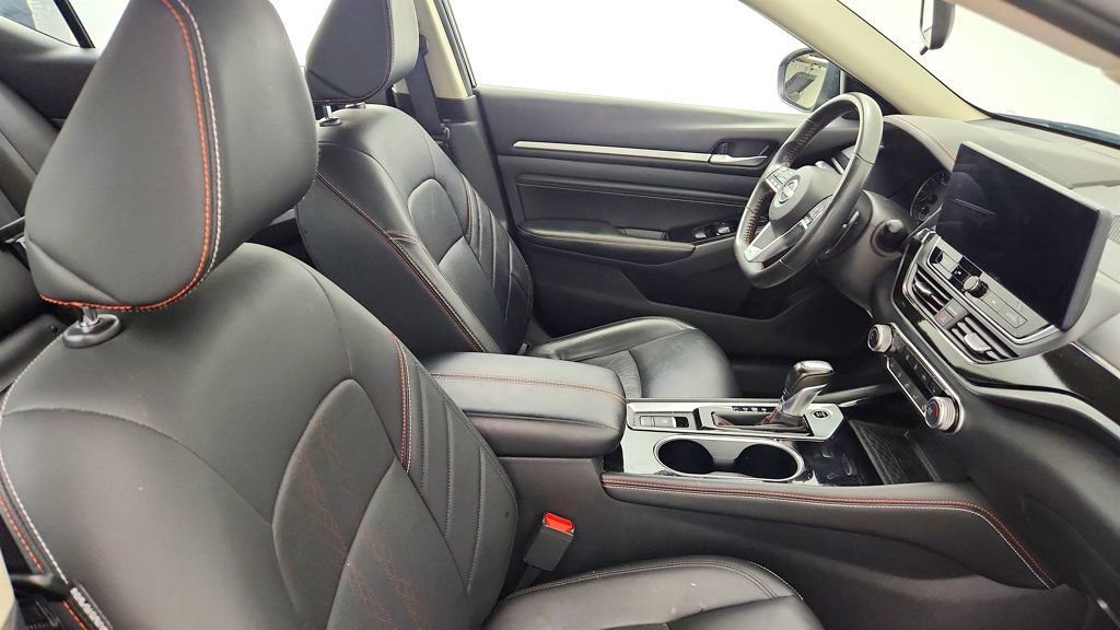 Used 2023 Nissan Altima 2.5 SR w/ SR Premium Package AWD/4WD image 23